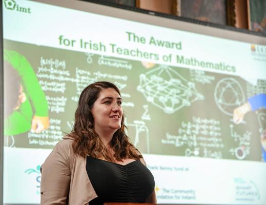 Sarah Tallon speaking in Aula Maxima UCC on 26 May 2019 winner IMT award